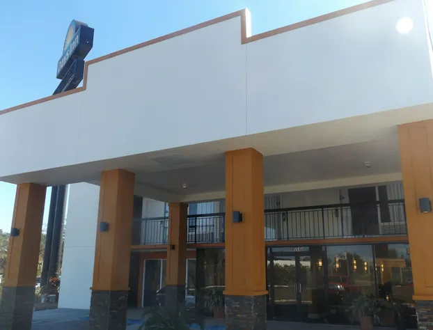 Days Inn by Wyndham Wildwood I-75 hotel detail image 3