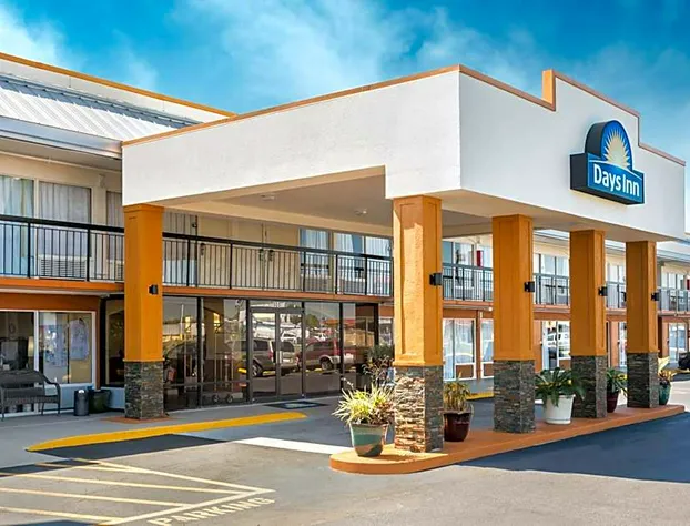 Days Inn by Wyndham Wildwood I-75 hotel detail image 1