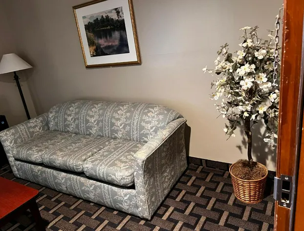 Sky Lodge Inn & Suites hotel detail image 4