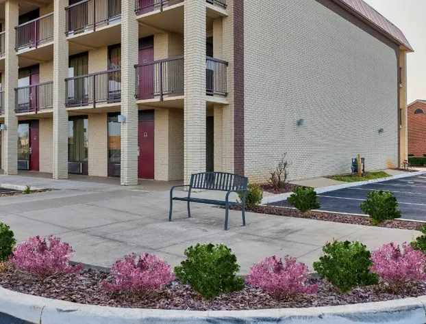 Red Roof Inn PLUS+ Huntsville - Madison hotel detail image 2