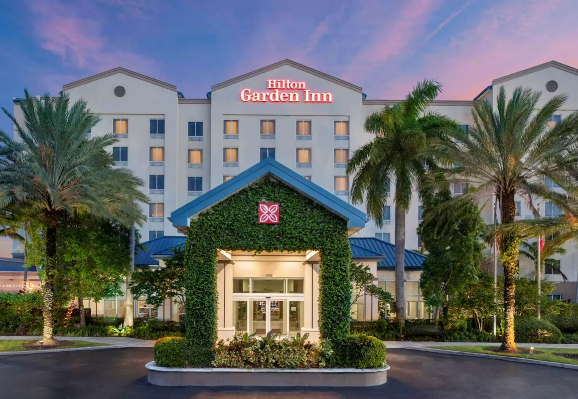 Hilton Garden Inn Miami Airport West hotel hero