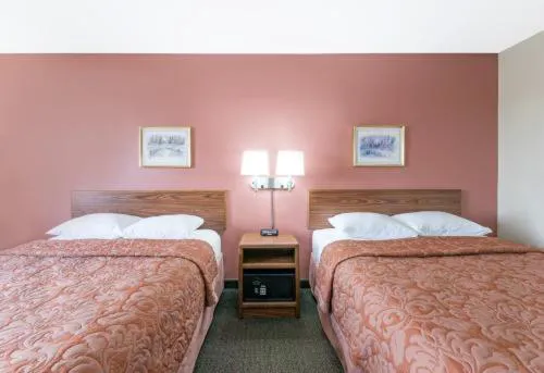 Super 8 by Wyndham Perham hotel detail image 4