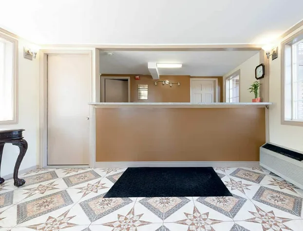 Super 8 by Wyndham Greensburg hotel detail image 3