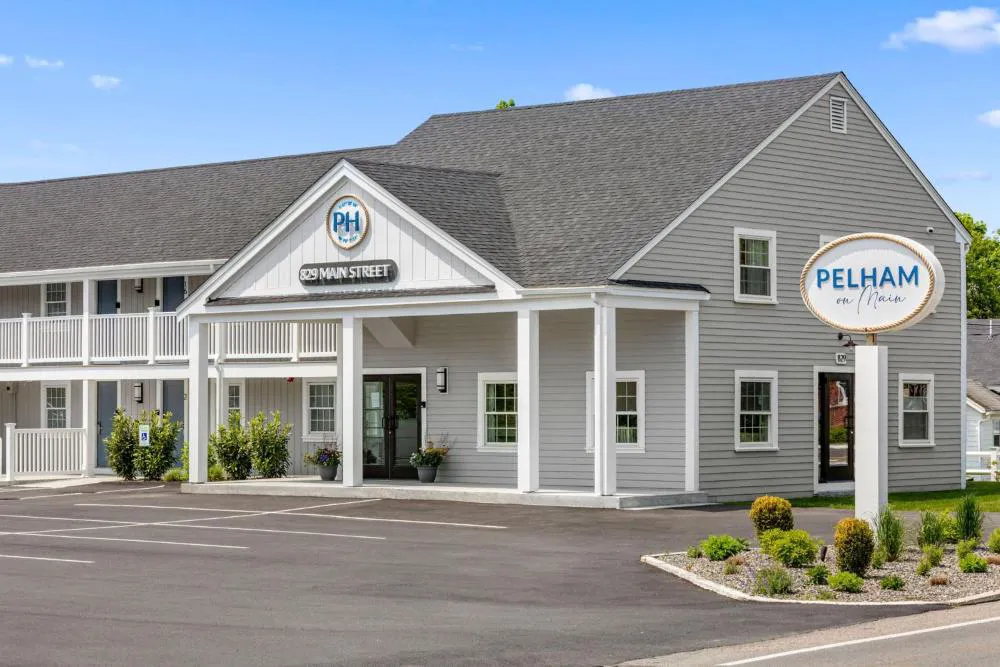 Pelham on Main hotel hero