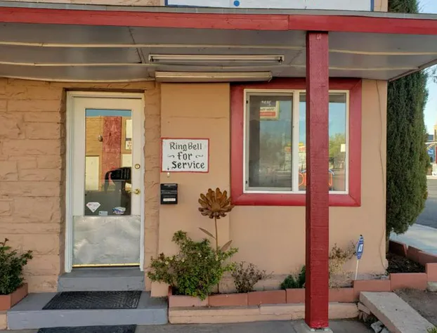 Deluxe Inn Motel hotel detail image 3