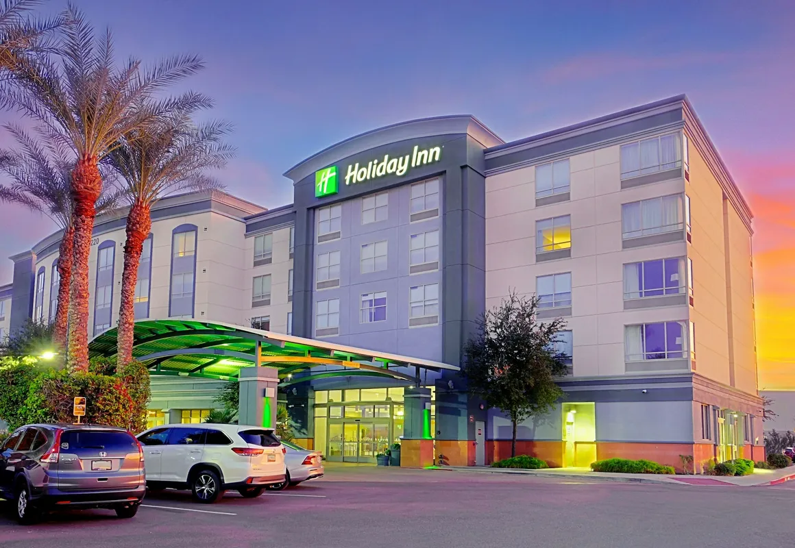 Holiday Inn Hotel & Suites PHOENIX AIRPORT by IHG hotel hero
