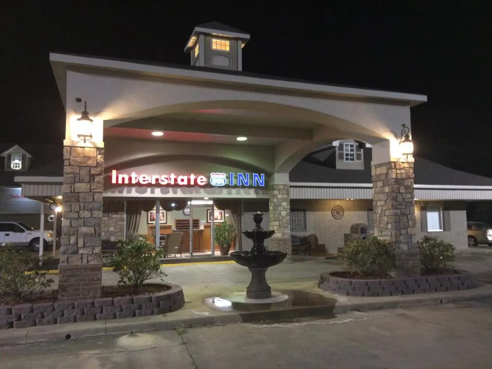 Interstate Inn hotel hero