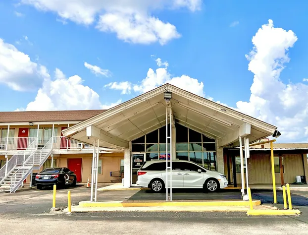 Thunderbird Motel Hillsboro hotel detail image 1