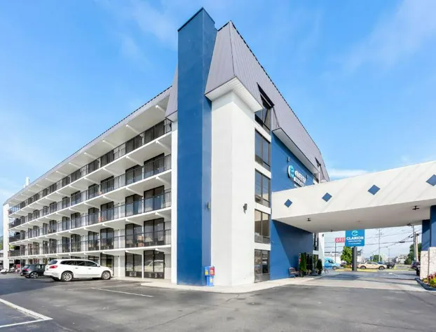 Clarion Inn & Suites near the Leconte Center Pigeon Forge hotel detail image 2