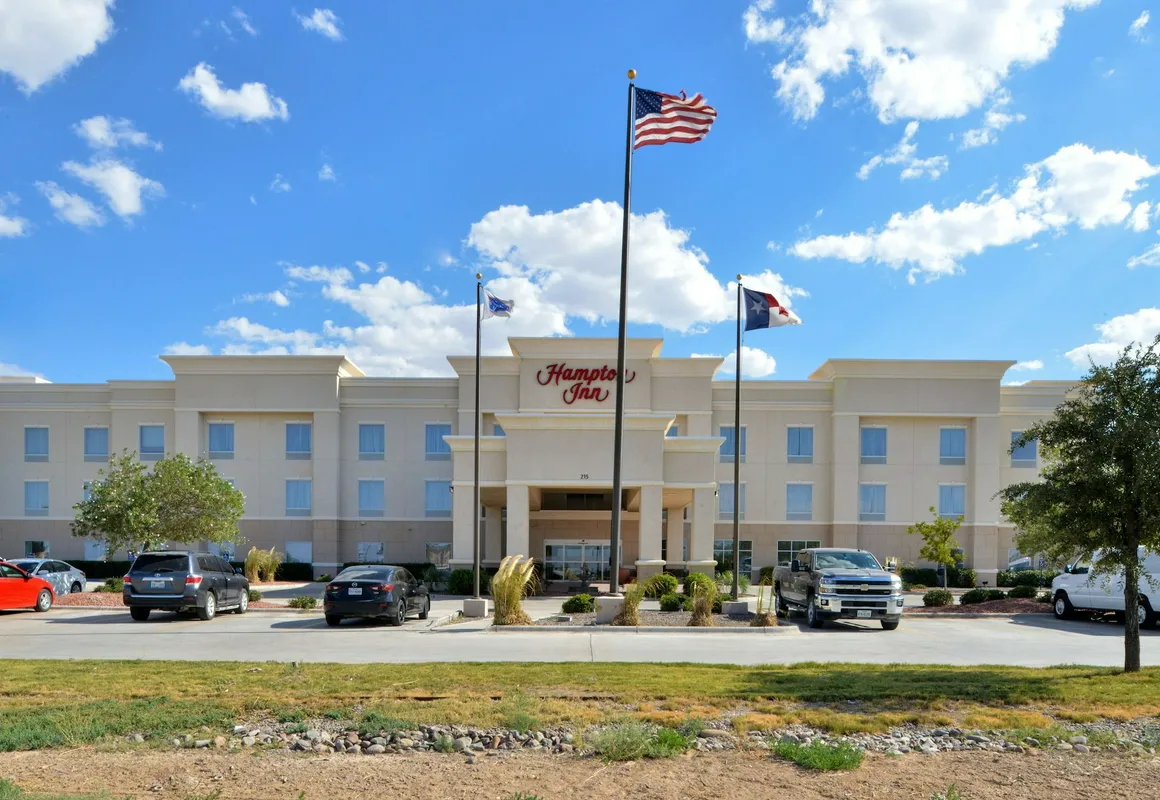 Hampton Inn Pecos hotel hero