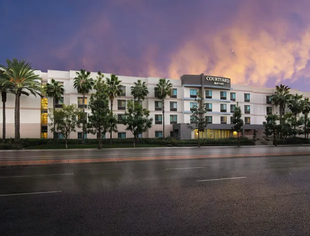 Courtyard by Marriott Santa Ana Orange County hotel detail image 1