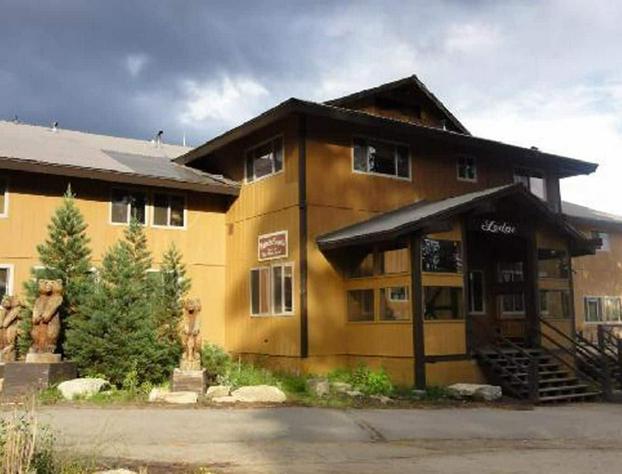 Montecito Sequoia Lodge hotel detail image 3