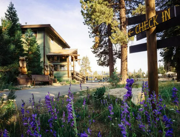 Montecito Sequoia Lodge hotel detail image 1
