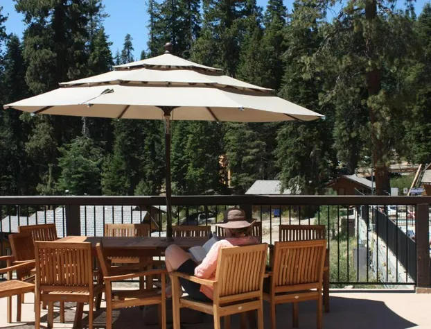 Montecito Sequoia Lodge hotel detail image 4