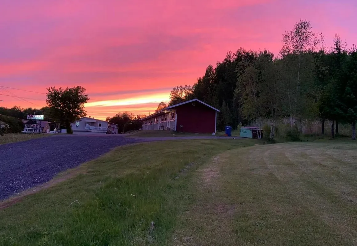 Motel & Chalet Waterloo hotel hero