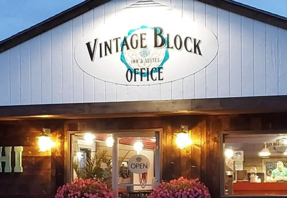 Vintage Block Inn & Suites hotel hero
