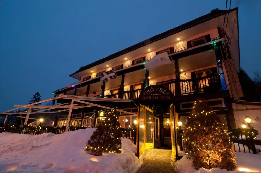 Hotel Mont Tremblant hotel hero