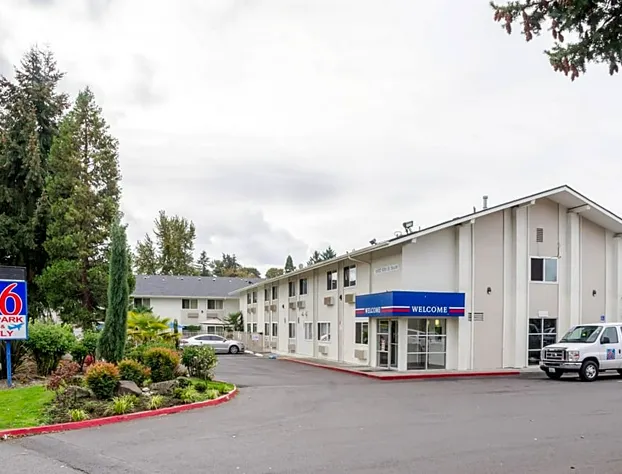 Motel 6 Seattle, WA - Sea-Tac Airport South hotel detail image 2