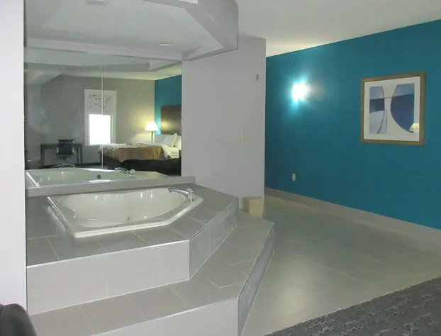 Quality Inn & Suites hotel detail image 3