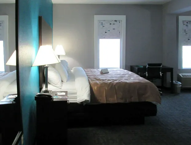 Quality Inn & Suites Edgefield hotel detail image 1