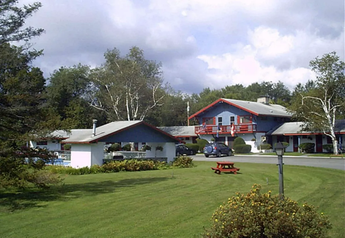 The Chalet Motel, A Travelodge by Wyndham hotel hero