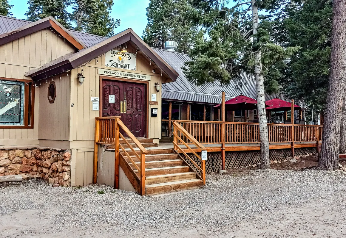 Pinewoods Resort and RV Park hotel hero