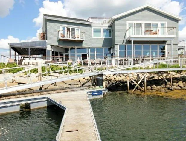 The Boathouse Waterfront Hotel & Marina hotel detail image 3