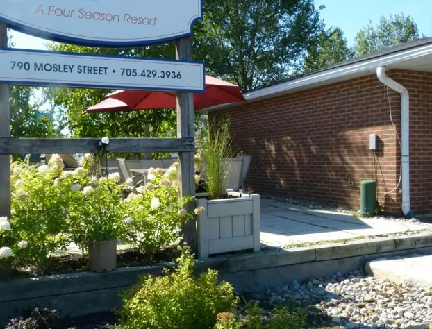 Oasis by the Bay Vacation Suites hotel detail image 1