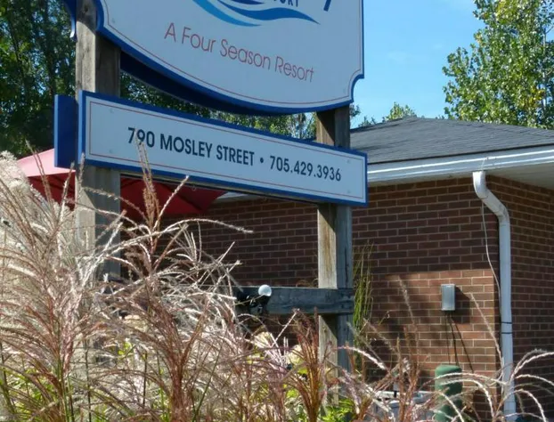 Oasis by the Bay Vacation Suites hotel detail image 2