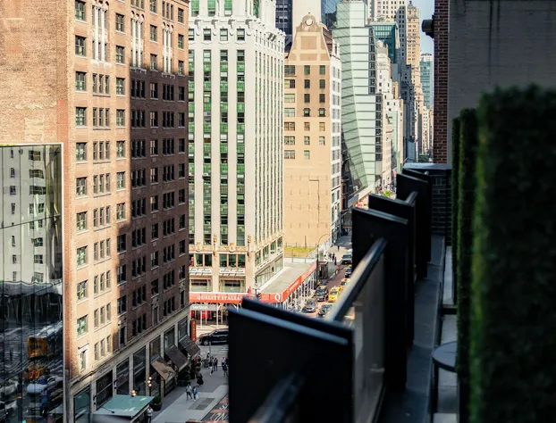 Le Meridien New York, Central Park by Marriott hotel detail image 2