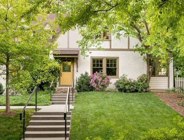 Oakhurst Inn at the University hotel detail image 3