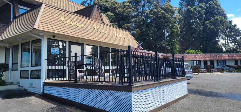 Ocean Cove Lodge hotel hero