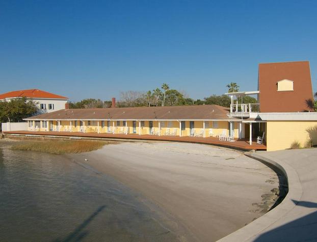 Edgewater Inn hotel detail image 3