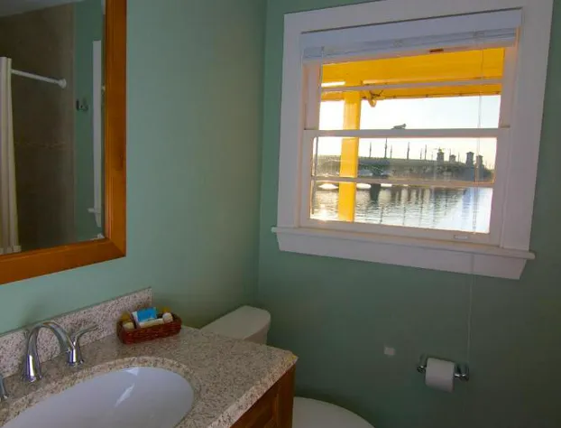 Edgewater Inn hotel detail image 3