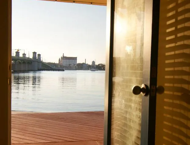 Edgewater Inn hotel detail image 4