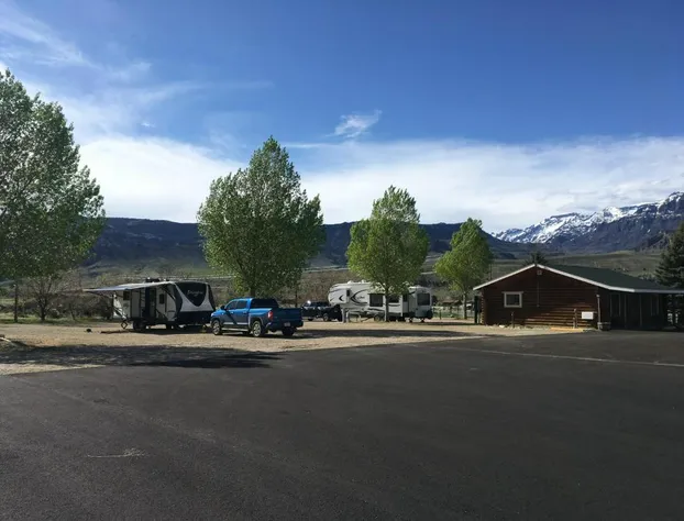 Green Creek Inn and RV Park hotel detail image 3