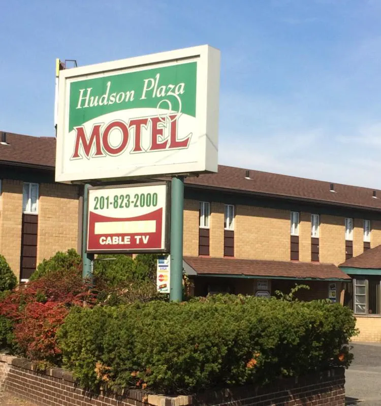 Hudson Plaza Motel Bayonne / Jersey City hotel hero