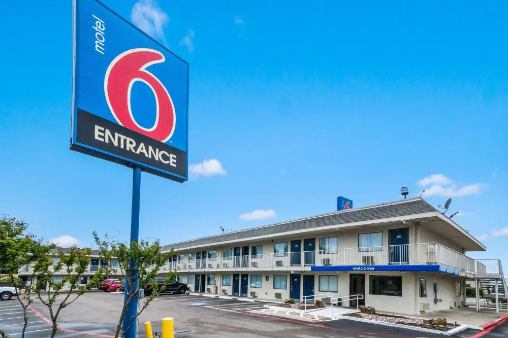 Motel 6 Irving, TX - Dallas hotel hero