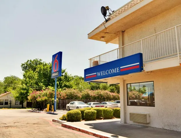 Motel 6 Irving, TX - Dallas hotel detail image 3