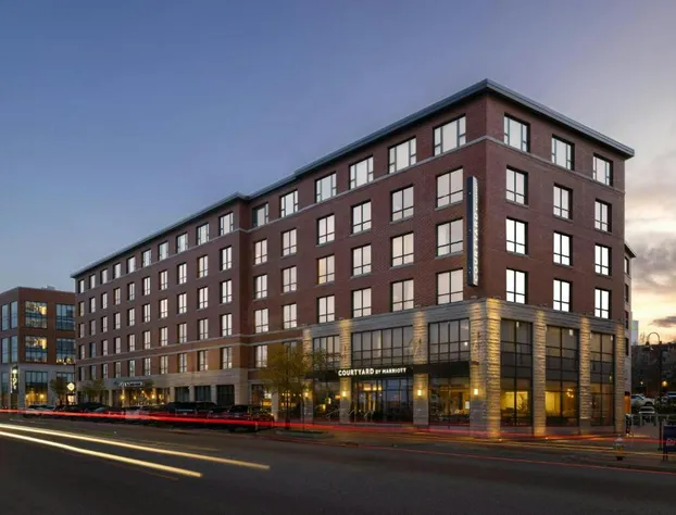 Courtyard Portland Downtown/Waterfront hotel detail image 2