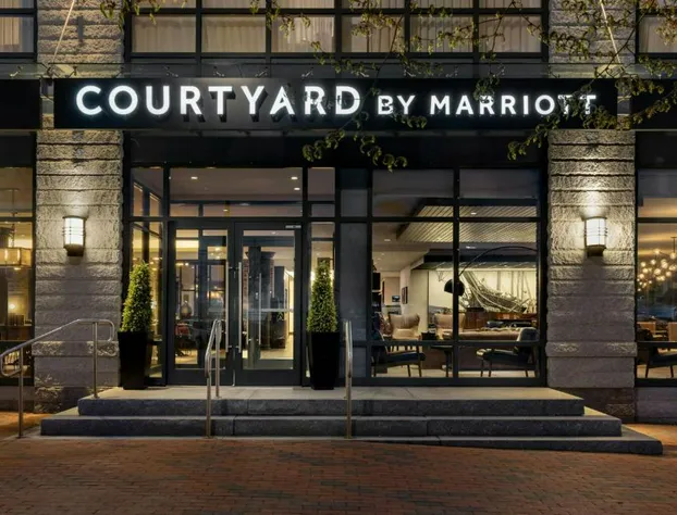 Courtyard Portland Downtown/Waterfront hotel detail image 3