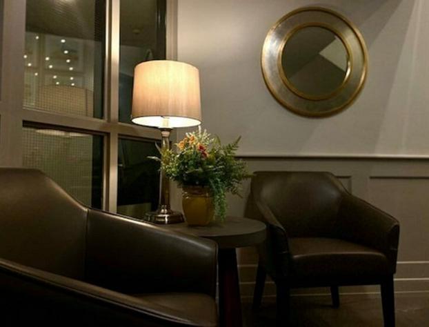 Adam's Airport Inn hotel detail image 4