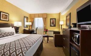 Crowne Plaza Denver Airport Convention Ctr, an Ihg Hotel hotel detail image 3