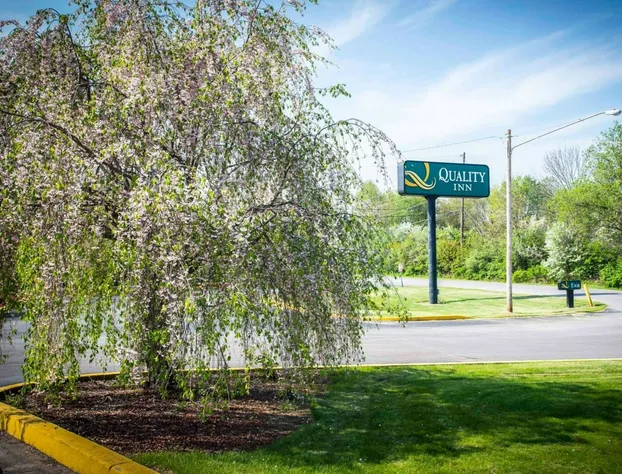 Quality Inn New Columbia–Lewisburg hotel detail image 2