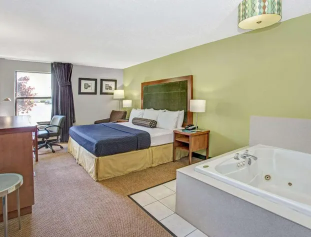 Days Inn by Wyndham Great Lakes Naval Base hotel detail image 4