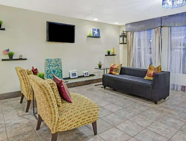 Days Inn by Wyndham Great Lakes Naval Base hotel detail image 2