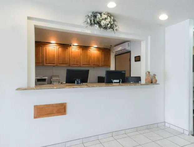 Super 8 by Wyndham Bernalillo hotel detail image 1