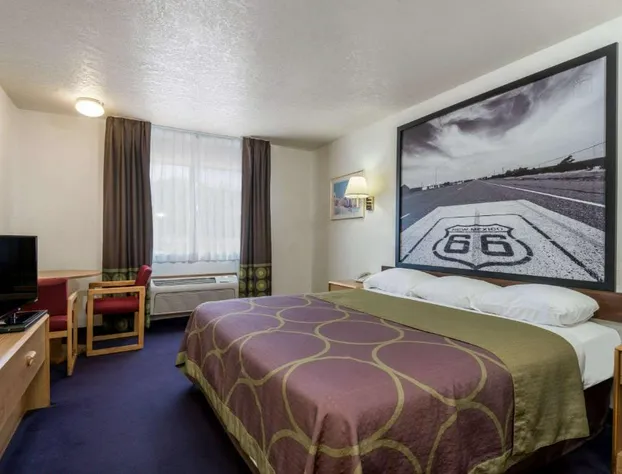 Super 8 by Wyndham Bernalillo hotel detail image 3