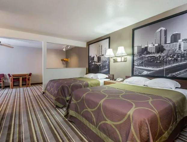 Super 8 by Wyndham Bernalillo hotel detail image 4