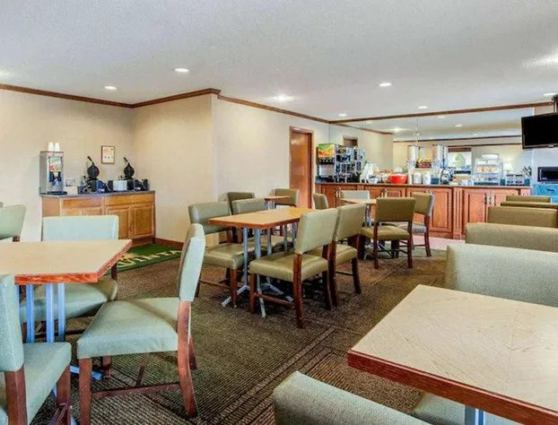 La Quinta Inn by Wyndham Detroit Southgate hotel detail image 4